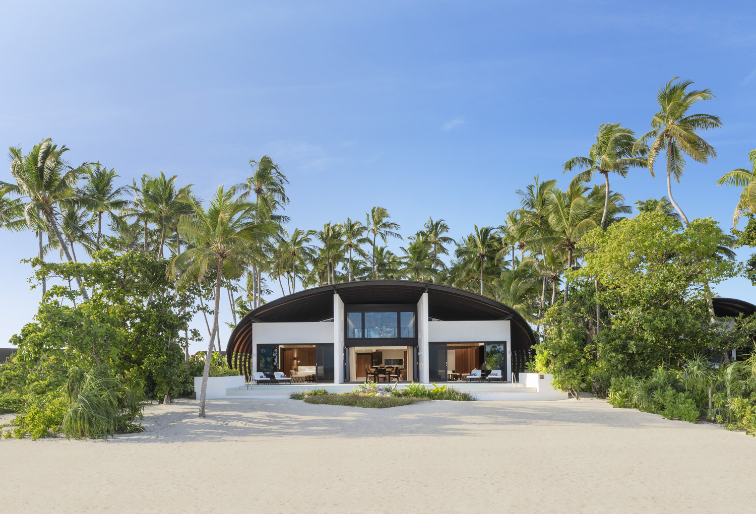 The Westin Maldives Miriandhoo Resort: восстановление и перезагрузка о деловом туризме mice майс