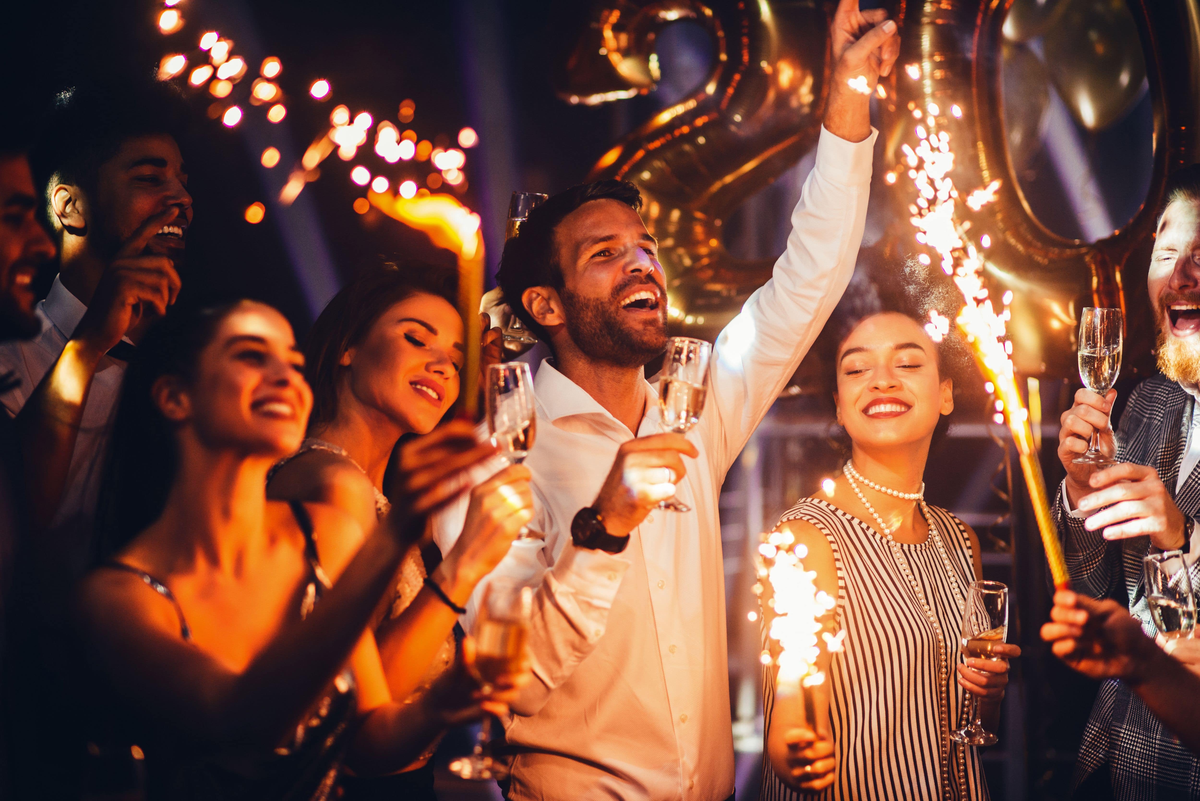 Встречайте Новый 2023 год в ПСБ Патриот Cosmos Hotels о деловом туризме mice майс