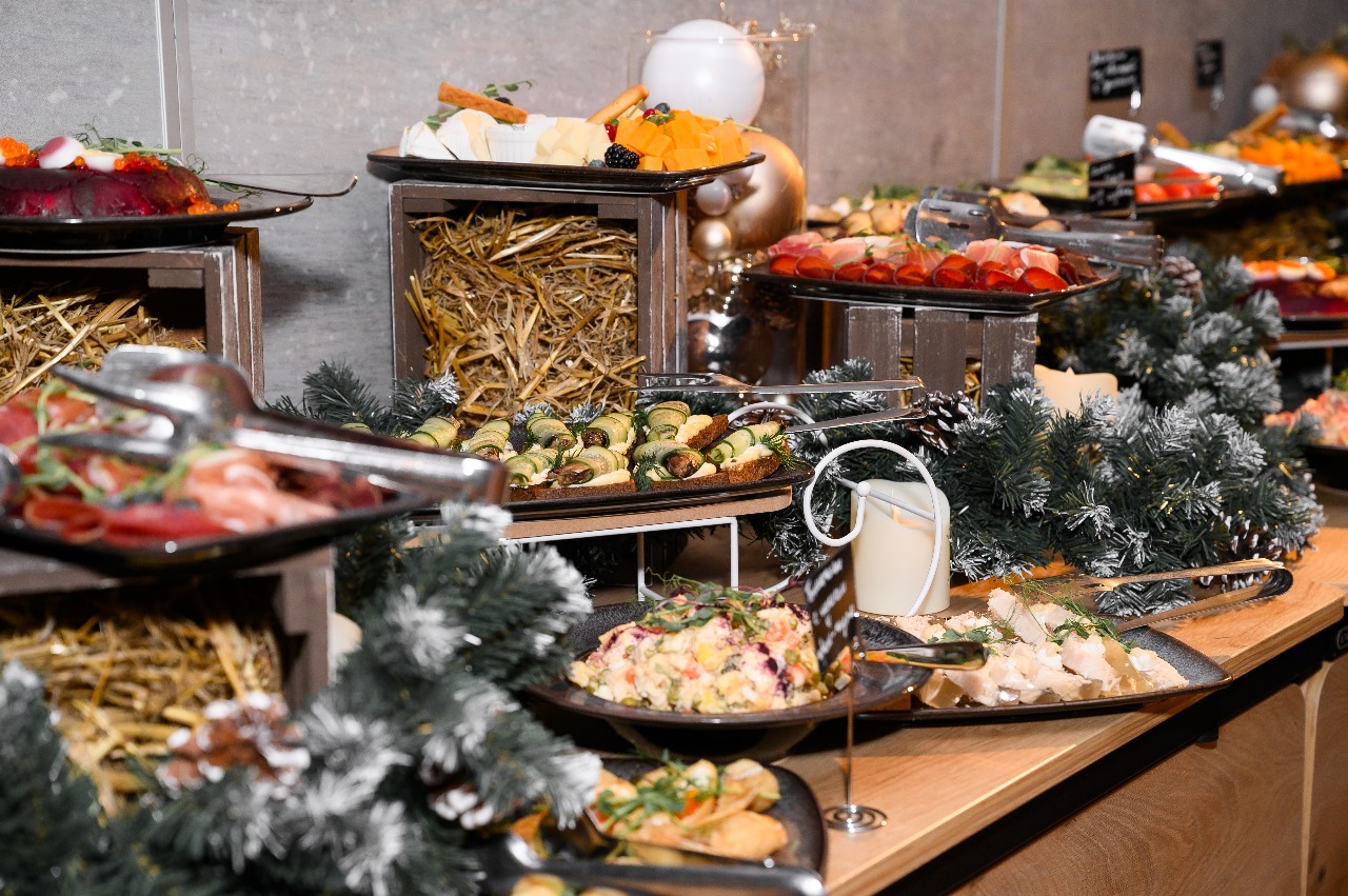 Волшебный новогодний праздник в AZIMUT Сити Отель Комсити Москва о деловом туризме mice майс