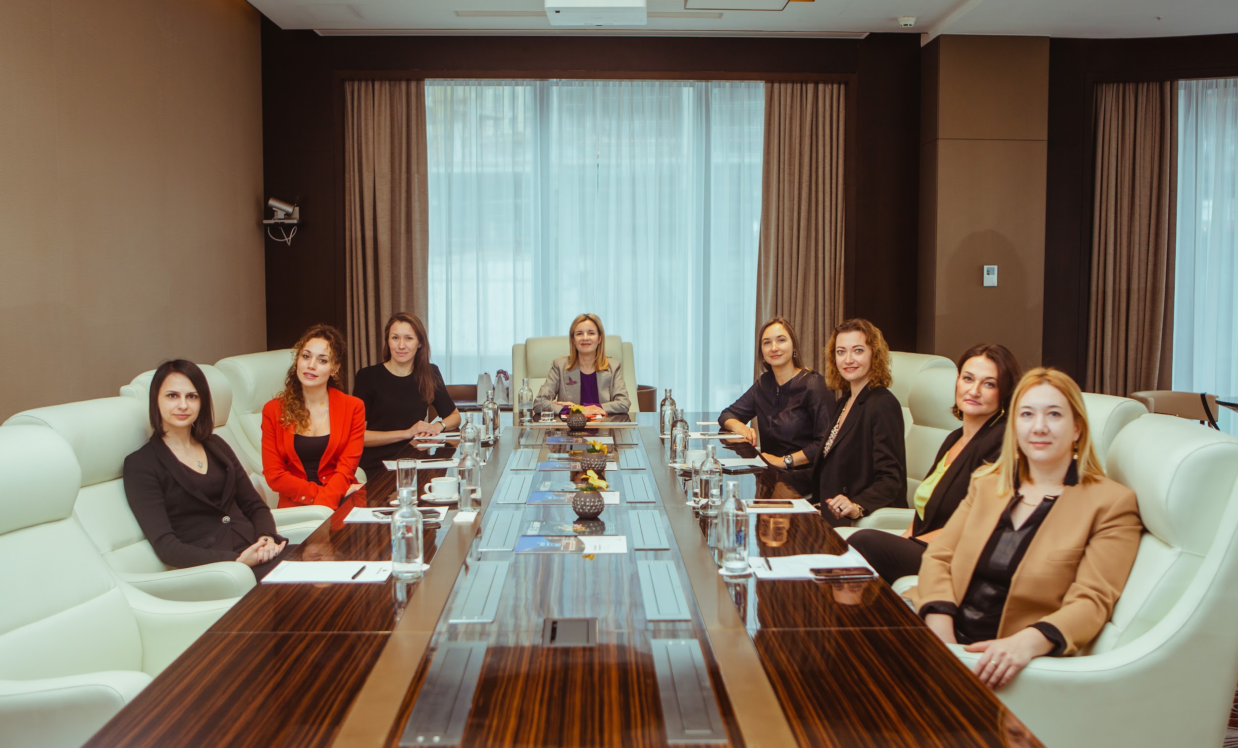 Есть ли место празднику  и стоит ли проводить корпоративное мероприятие в конце 2022 года? о деловом туризме mice майс