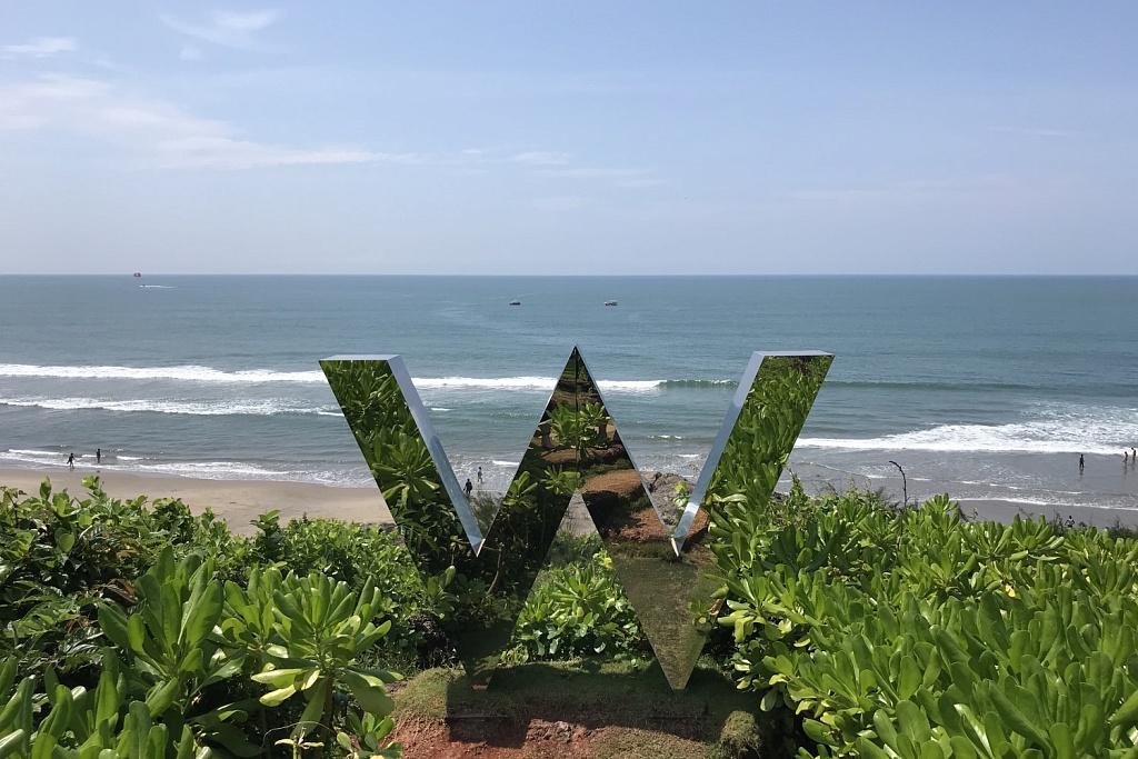 Рассвет в W GOA в Индии